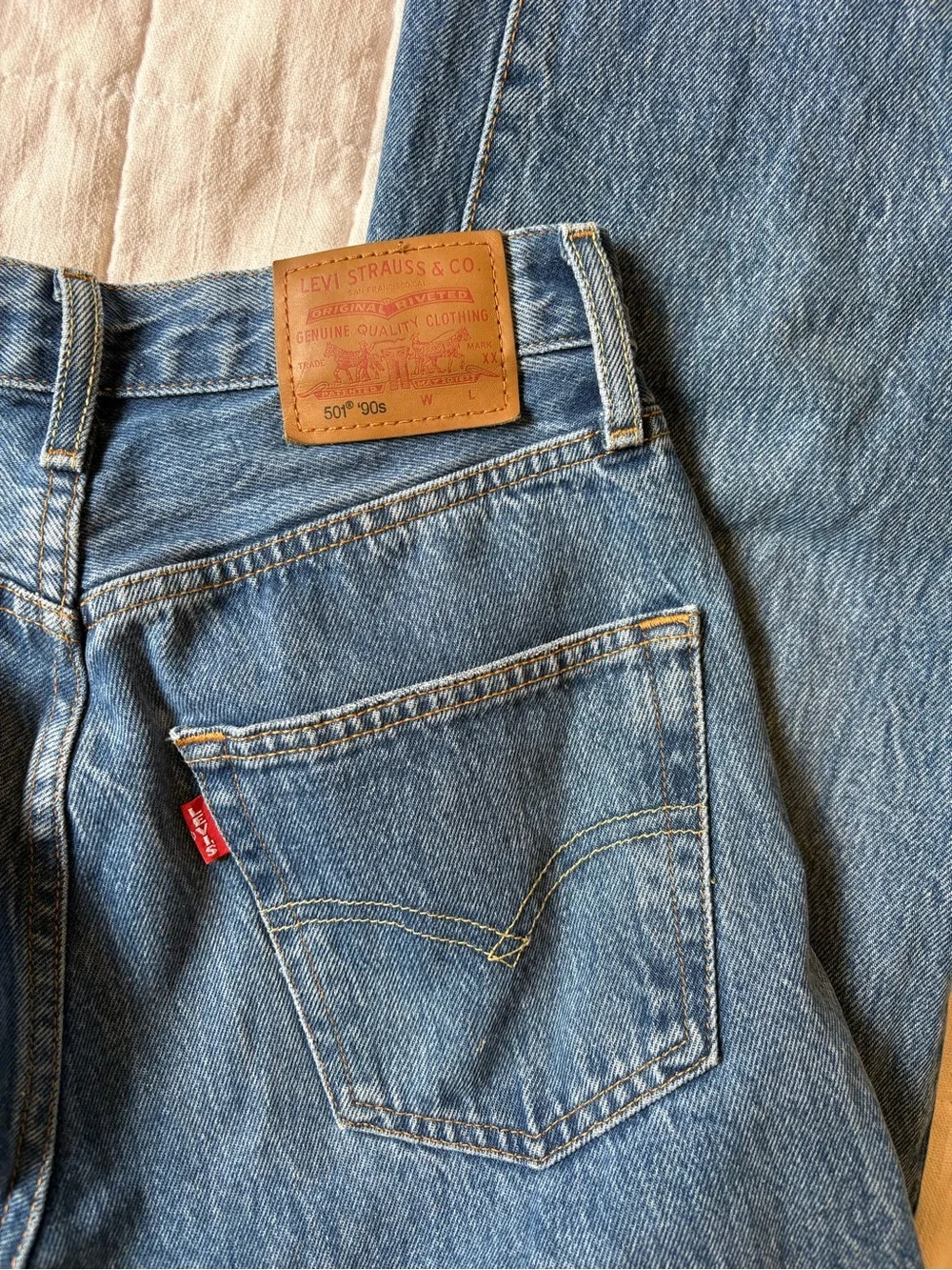 Levis straight leg